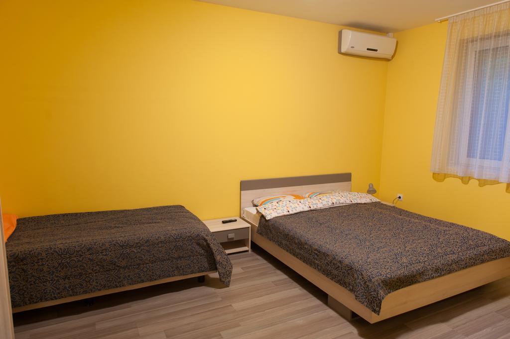 Farkasverem Vendeghaz Hotel Nyírtura Room photo